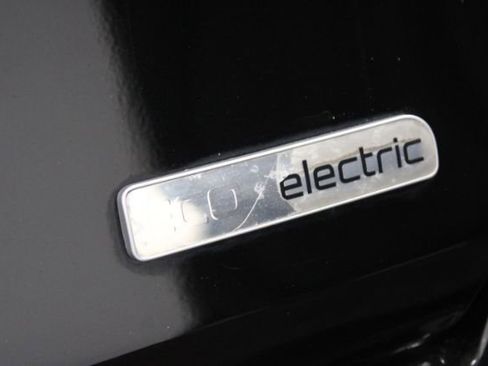 Used 2022 Kia Niro EX FWD image 9