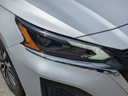 Used 2024 Nissan Altima 2.5 SV image 10