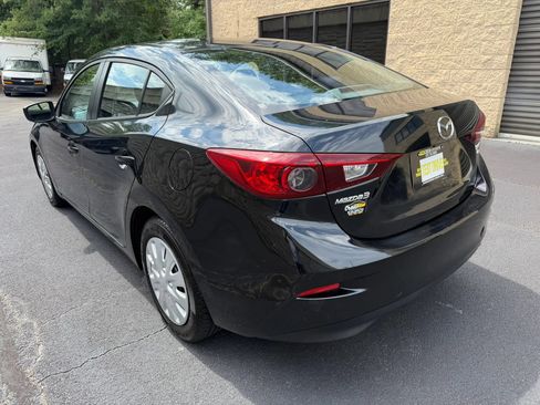 Used 2016 MAZDA MAZDA3 i Sport FWD image 9