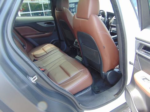 Used 2017 Jaguar F-PACE S AWD/4WD image 4