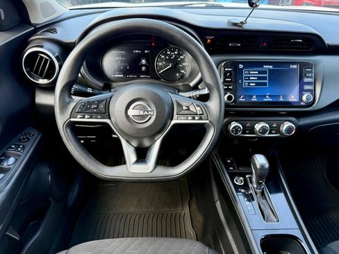Used 2023 Nissan Kicks SV FWD image 17