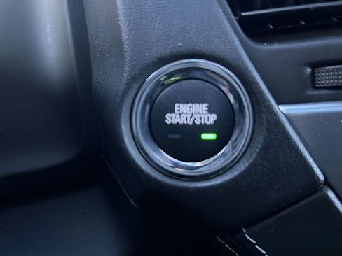 Used 2018 Chevrolet Suburban Premier image 17