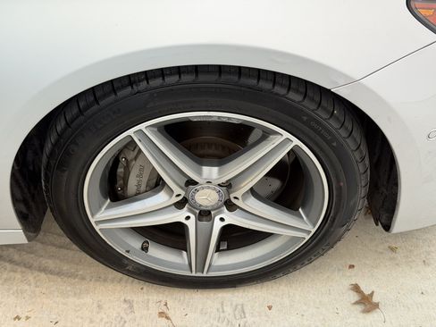 Used 2017 Mercedes-Benz E 300 4MATIC image 14