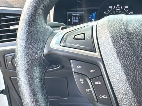 Certified 2022 Ford Edge Titanium w/ Class II Trailer Tow Package image 18