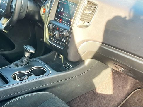 Used 2018 Dodge Durango SRT w/ Technology Group AWD/4WD image 32