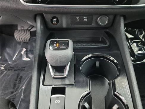 Used 2024 Nissan Rogue S FWD image 12