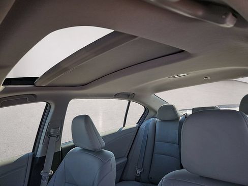 Used 2017 Honda Accord Touring image 21
