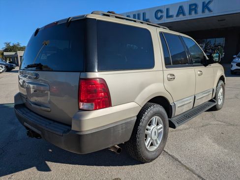 Used 2005 Ford Expedition XLT image 4