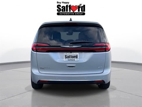 New 2026 Chrysler Pacifica Select image 6