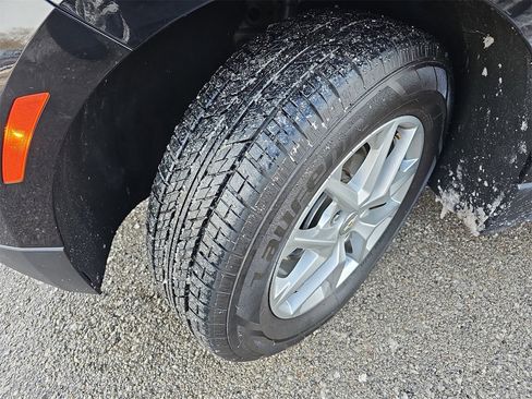 Used 2023 Chevrolet Equinox LT image 32