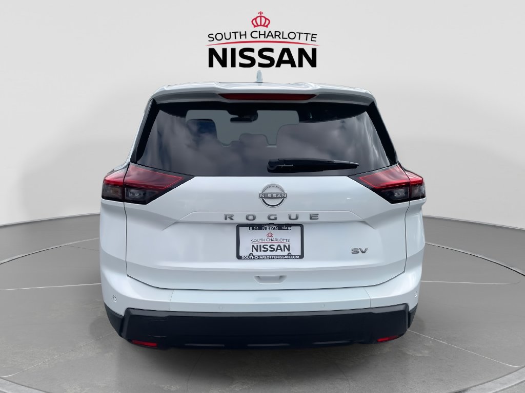 Used 2024 Nissan Rogue SV FWD image 5