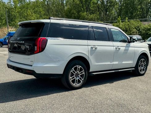 Used 2025 Ford Expedition Max Active AWD/4WD image 3