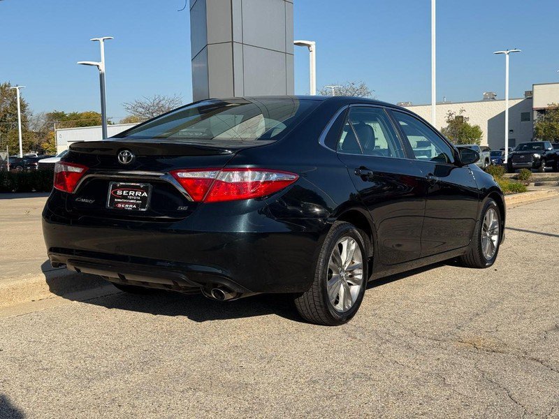 Used 2015 Toyota Camry SE FWD image 3