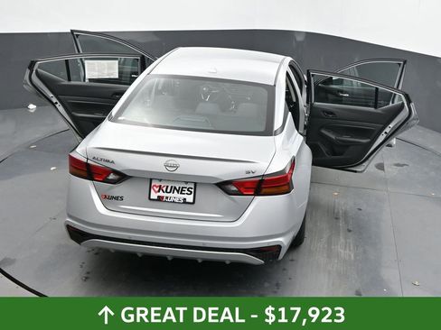 Used 2024 Nissan Altima 2.5 SV FWD image 60