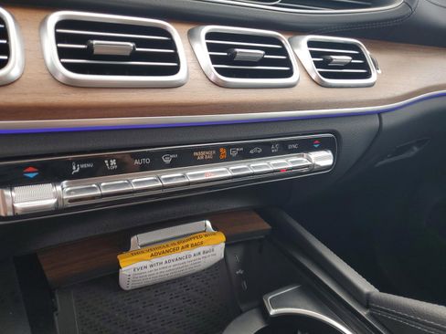 Certified 2025 Mercedes-Benz GLS 450 4MATIC image 32