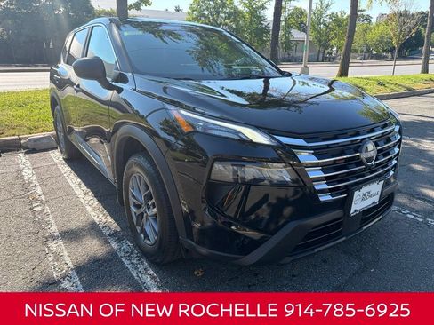 Used 2025 Nissan Rogue S AWD/4WD image 1