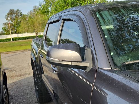 Used 2017 Toyota Tacoma TRD Sport w/ Tow Package image 10