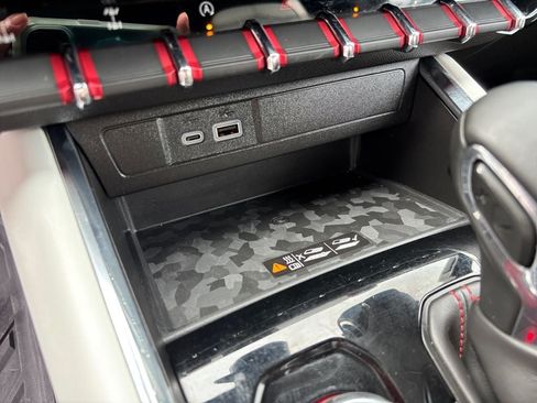 Used 2024 GMC Canyon AT4X AWD/4WD image 32