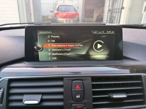 Used 2017 BMW 340i Sedan w/ Technology Package image 33