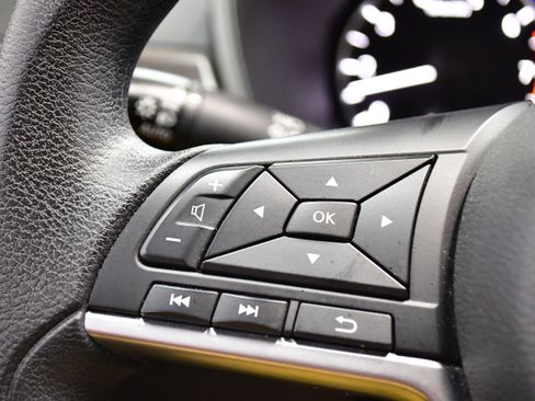 Used 2025 Nissan Altima 2.5 SV image 21