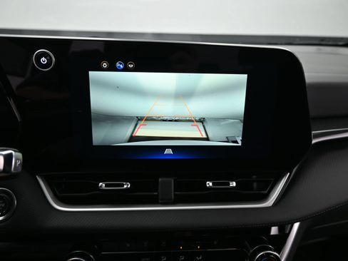 Used 2025 Chevrolet Equinox LT FWD image 21