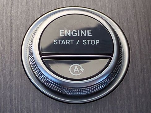 Used 2025 Mercedes-Benz C 300 Sedan image 27