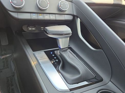 New 2026 Hyundai Elantra SE FWD image 15