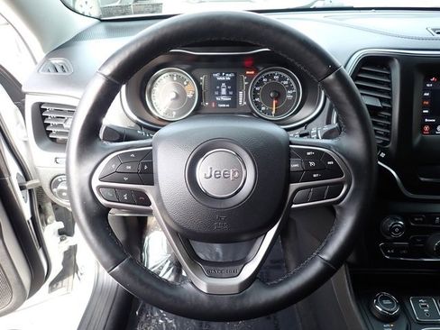 Used 2019 Jeep Cherokee Latitude Plus w/ Cold Weather Group image 24