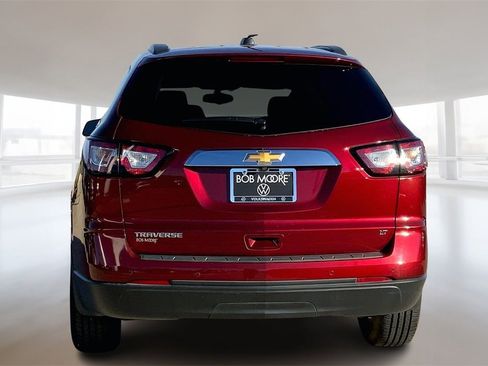 Used 2017 Chevrolet Traverse LT image 4