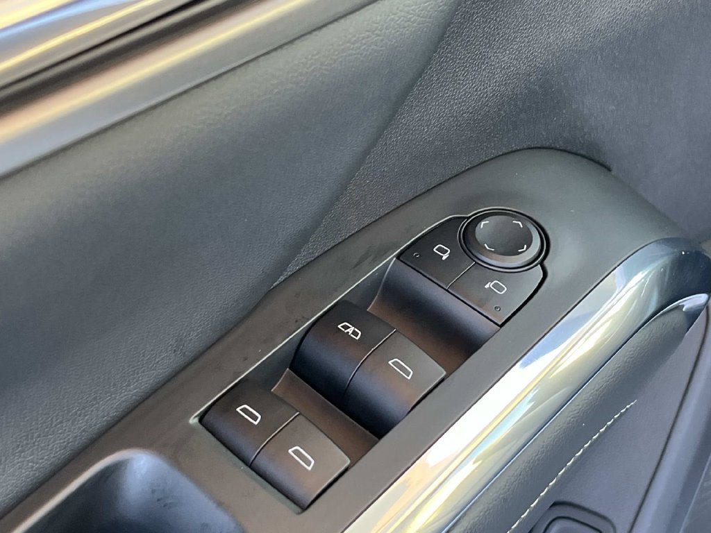 Used 2026 Chevrolet Traverse LT FWD image 28