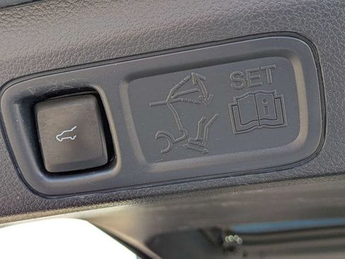 Used 2024 Ford Expedition Limited RWD image 15