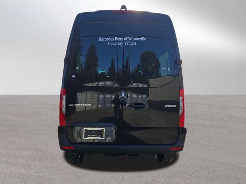 Used 2025 Mercedes-Benz Sprinter 2500 image 4