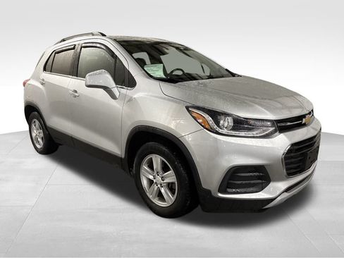 Used 2019 Chevrolet Trax LT w/ LT Convenience Package FWD image 7