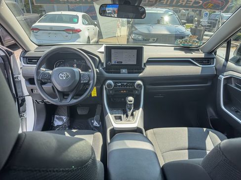 Used 2025 Toyota RAV4 LE AWD/4WD image 17