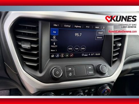 Used 2023 GMC Acadia SLT image 41