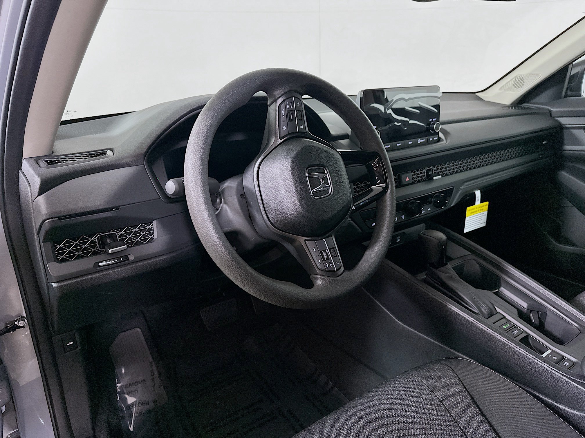 Certified 2025 Honda Accord SE image 9