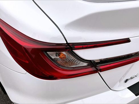 Used 2026 Toyota Camry SE w/ Multimedia Upgrade Package image 25