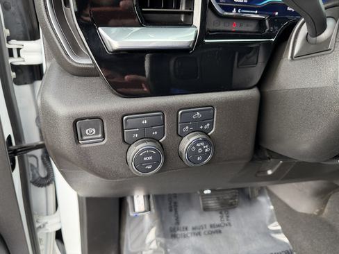 Used 2025 Chevrolet Silverado 2500 LT w/ Convenience Package AWD/4WD image 16
