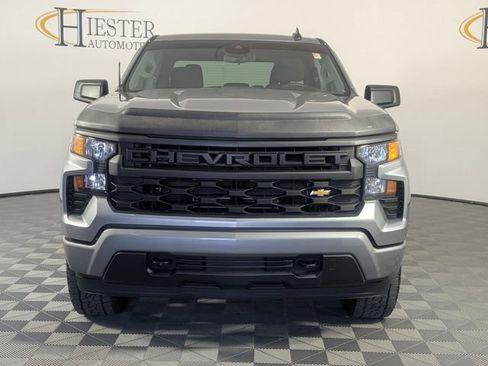 Used 2024 Chevrolet Silverado 1500 Custom image 3