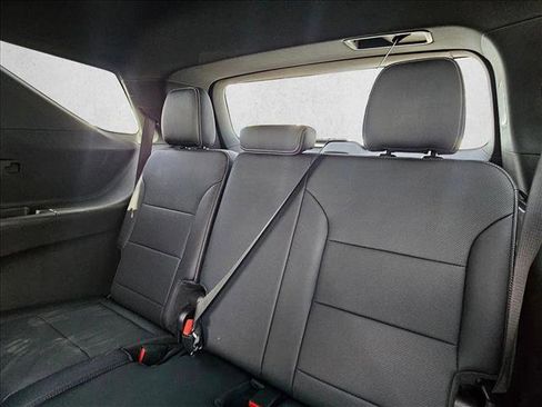 Used 2026 Chevrolet Traverse LT image 23