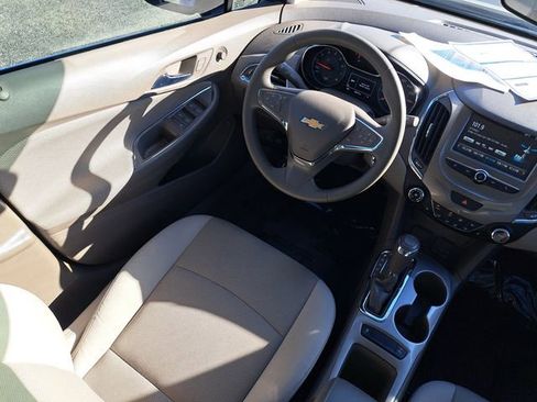Used 2017 Chevrolet Cruze LT w/ Convenience Package image 15
