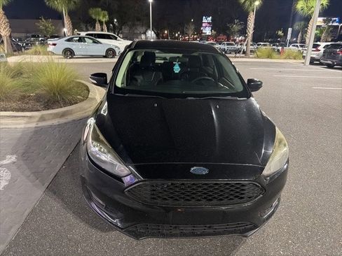 Used 2015 Ford Focus SE image 3