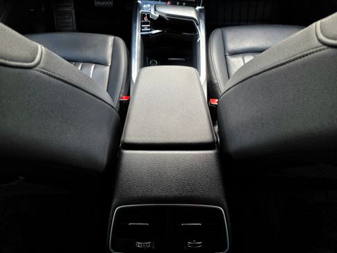 Used 2019 Audi e-tron Premium Plus AWD/4WD image 34