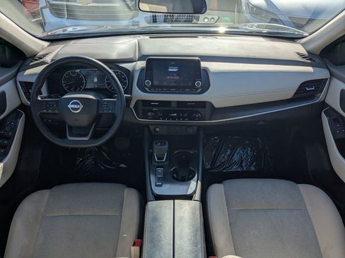 Used 2025 Nissan Rogue SV FWD image 14