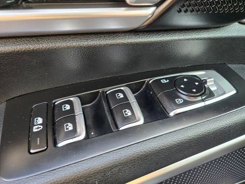 Used 2025 Kia Telluride S image 33