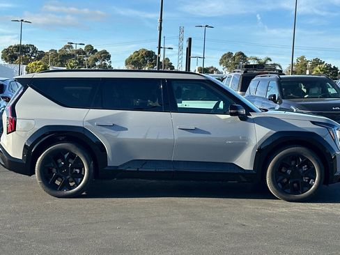 New 2026 Kia EV9 Land image 3