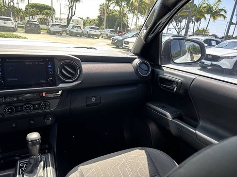 Used 2016 Toyota Tacoma TRD Sport w/ Towing Package RWD image 15