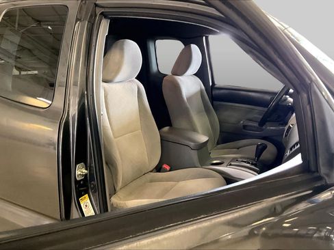Used 2010 Toyota Tacoma 2WD Access Cab image 8