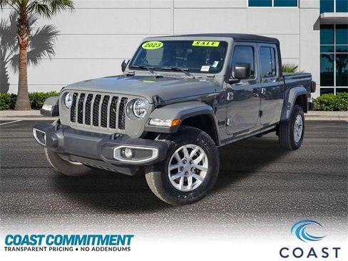 Used 2023 Jeep Gladiator Sport image 1