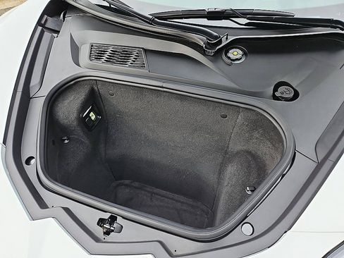 Used 2024 Chevrolet Corvette Z06 RWD image 26